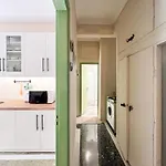 Sonia's Skg 3 Bedroom Family - Near Metro *