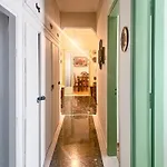 Апартаменты Sonia's Skg 3 Bedroom Family - Near Metro Салоники