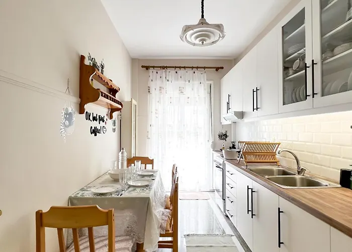 Sonia's Skg 3 Bedroom Family - Near Metro *