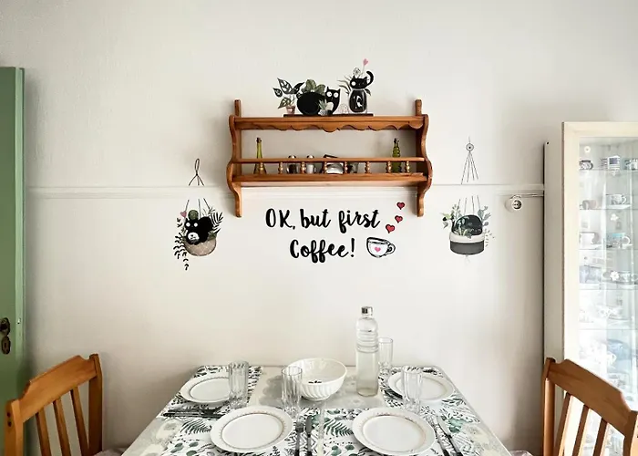 Sonia's Skg 3 Bedroom Family - Near Metro *