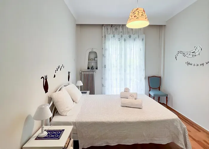 Sonia's Skg 3 Bedroom Family - Near Metro شقة سالونيك