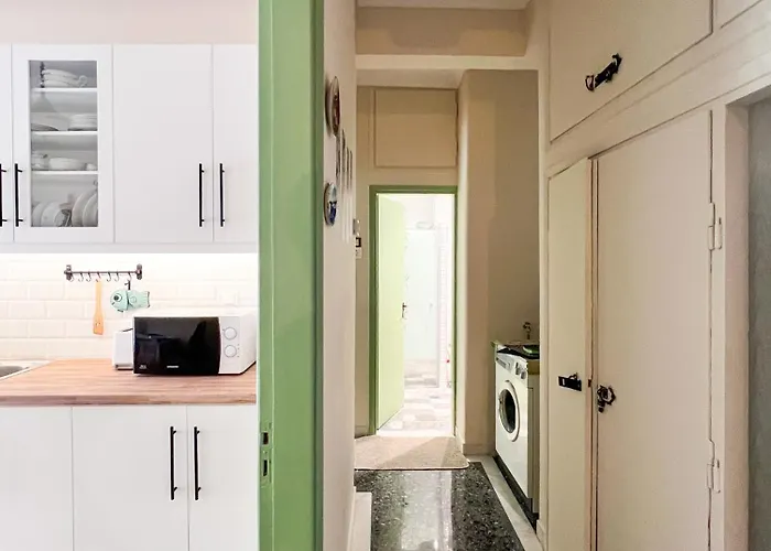 Sonia's Skg 3 Bedroom Family - Near Metro *