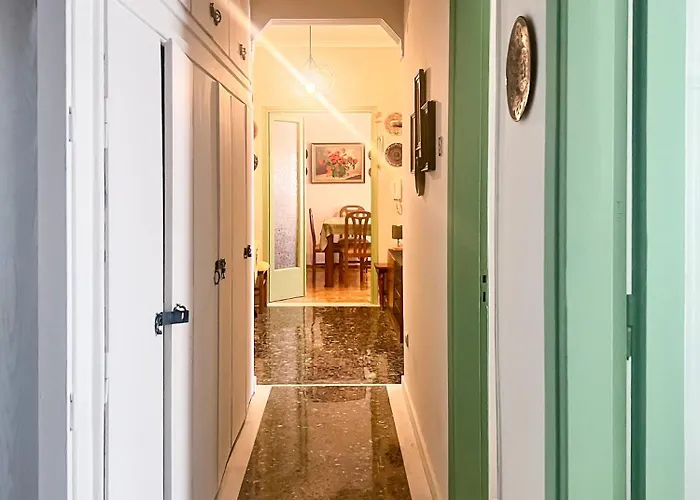 شقة Sonia's Skg 3 Bedroom Family - Near Metro سالونيك