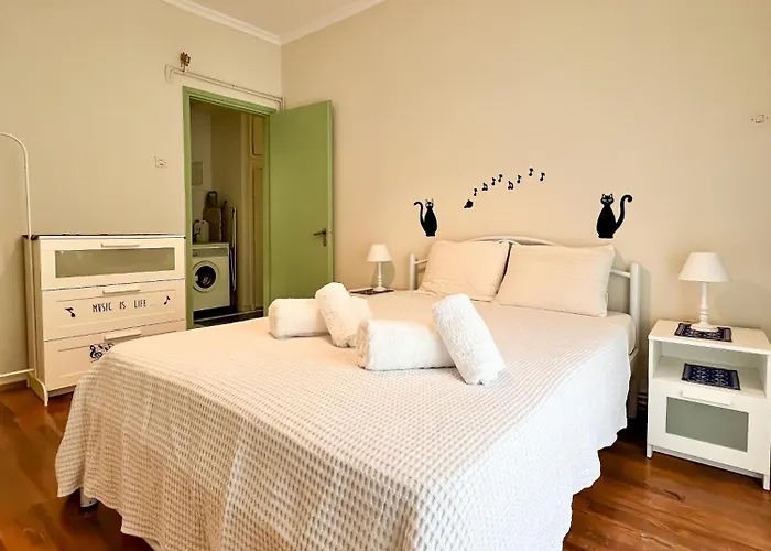 Sonia's Skg 3 Bedroom Family - Near Metro *